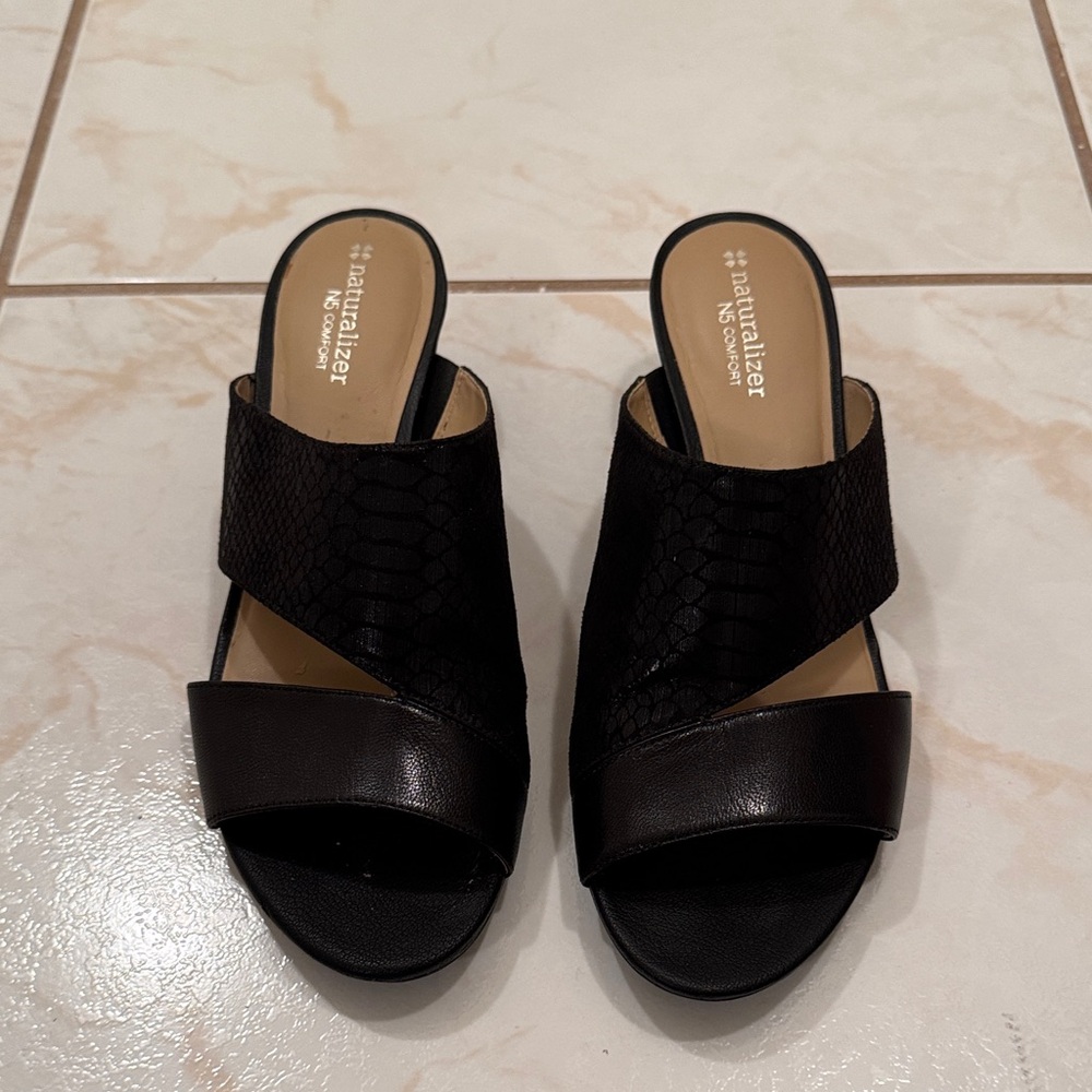Naturalizer Black Textured Mules